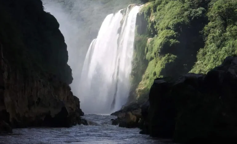  Cascada de Tamul, afectada por sequía en el río Gallinas