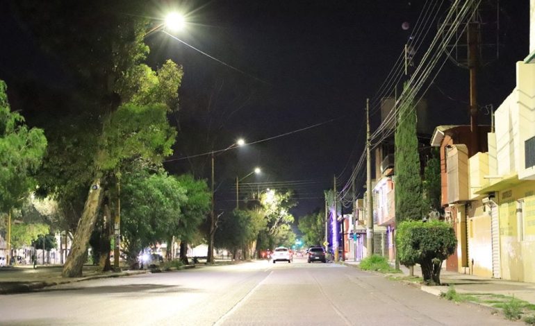  Vandalismo en luminarias afecta el norte de la capital de SLP