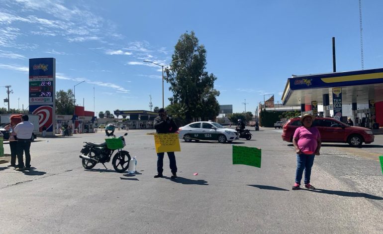  Vecinos de las terceras denuncian cobros del Interapas pese a 2 años sin agua