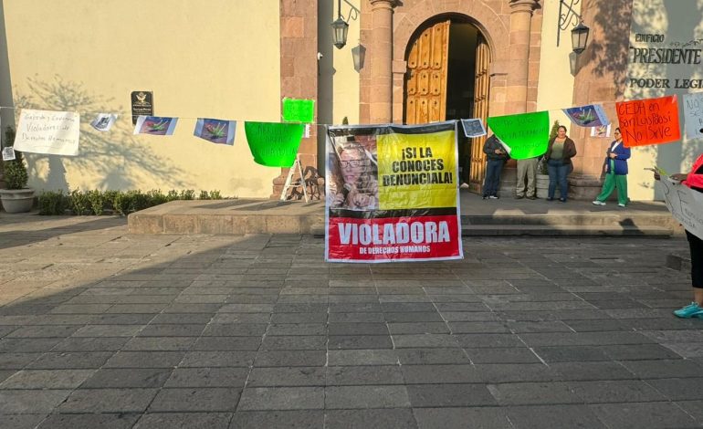  (VIDEO) Protestan contra Argüelles Moreno y Martínez Lárraga en el Congreso