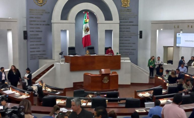  Ausencia de diputadas complica sesión del Congreso del SLP