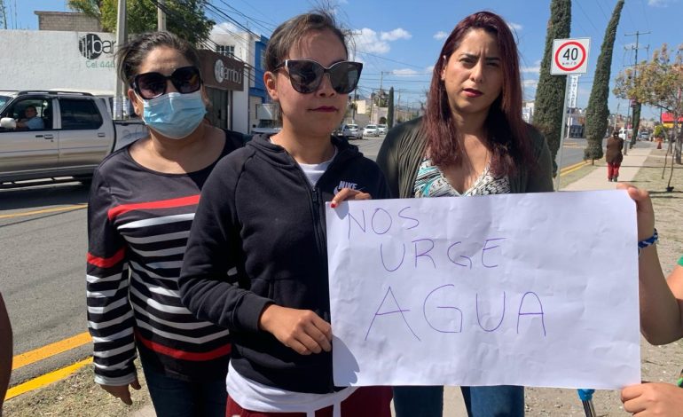  Habitantes de Rinconada Minerva de Jacarandas se manifestaron por falta de agua
