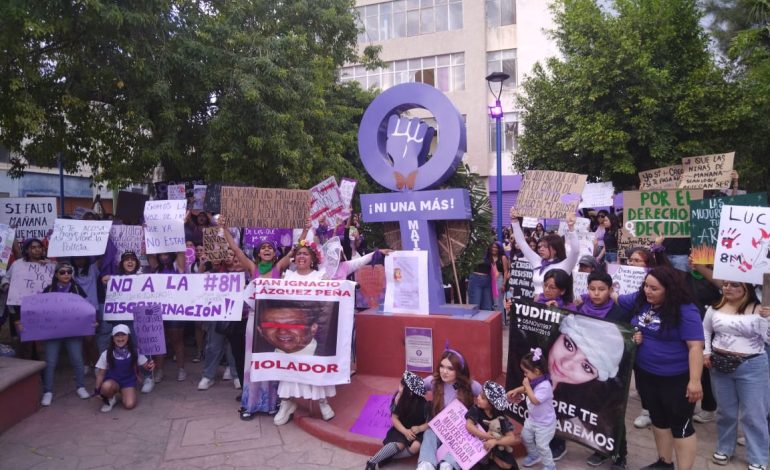  Matehuala 8M | Las calles nuevamente se colorean de morado