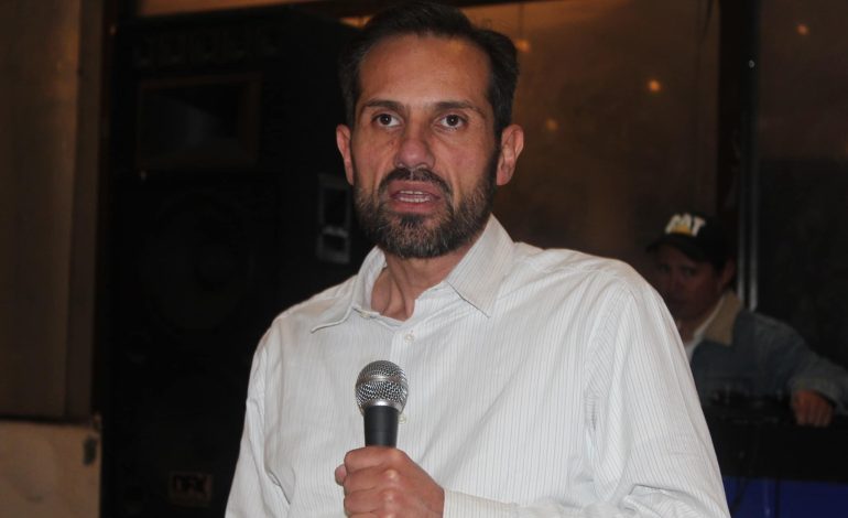  Leonel Serrato renuncia a buscar la candidatura a la alcaldía de SLP