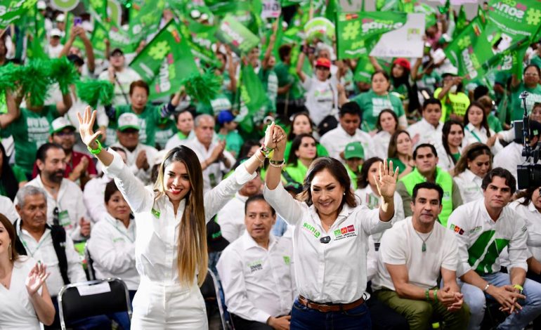  Ruth González y el gobernador se llevan los aplausos en el arranque de campaña de Sonia Mendoza