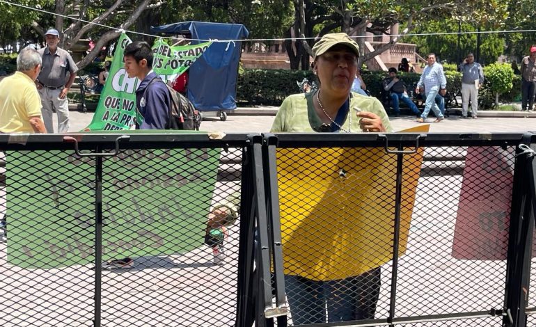  Protestan contra Giovanna Argüelles, ahora desde el Congreso de SLP