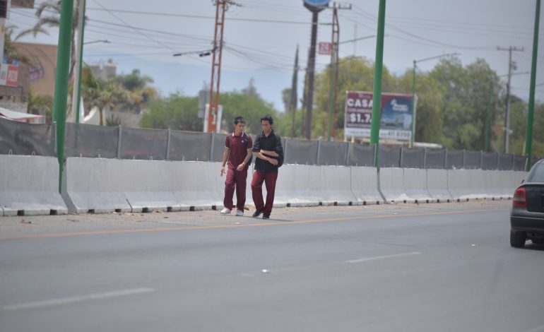  Vecinos piden a Soledad regular el tránsito en puente de Quintas de la Hacienda