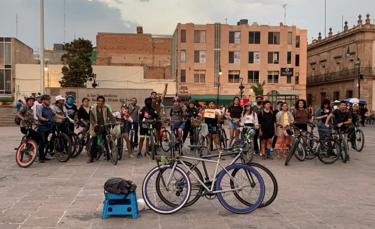  Activistas conmemoran el Día Internacional de la Bicicleta con una anticelebración