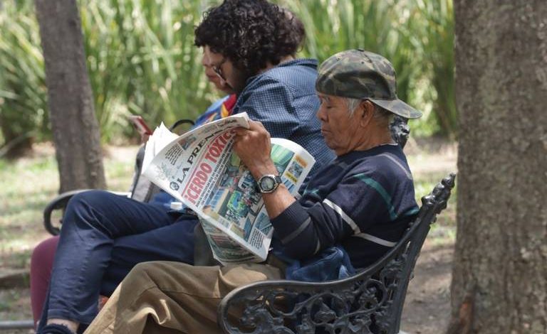  Lectura de periódicos cae 31.6%; la población prefiere páginas de internet y blogs
