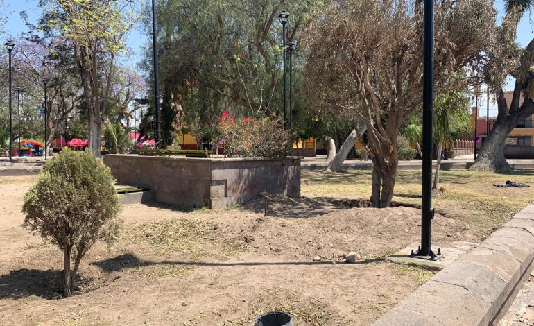  Reponen bomba de agua en jardín de San Miguelito