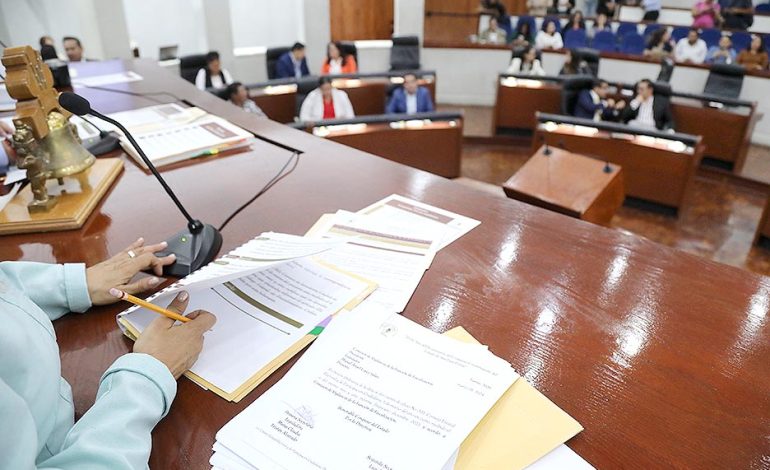  Diputados ignoran llamados de atención y votarán fiscal para 7 años