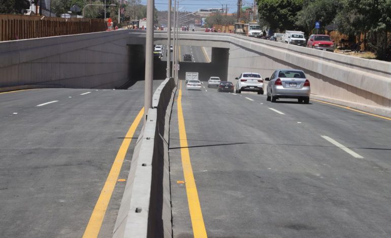  Paso a desnivel de Himalaya sólo beneficia a automovilistas: colectivos