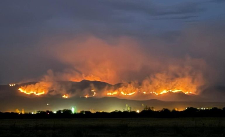  Matehualenses llaman a cerrar la carretera 57 para exigir apoyo contra incendio
