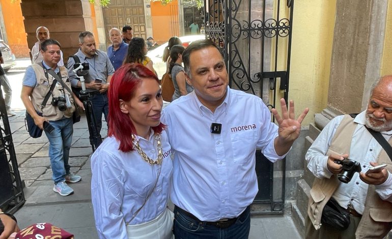  Candidata del PES declina por Juan Carlos Velázquez en Soledad