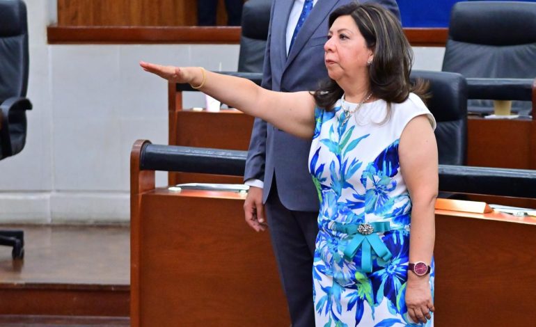  García Cázares evade responder sobre la legalidad de su nombramiento como fiscal de SLP