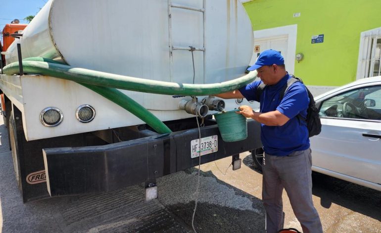  Sólo en tinas llega el agua al Barrio de San Miguelito