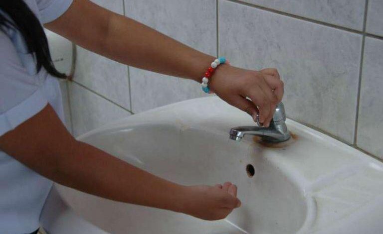  Escasez de agua y altas temperaturas afectan a 1,500 escuelas de SLP