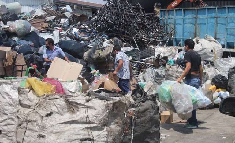  Inspeccionan negocios en la capital por mal manejo de desechos