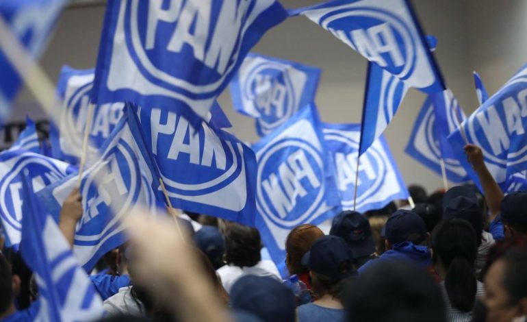  El PAN cambia o se va, advierten exgobernadores panistas