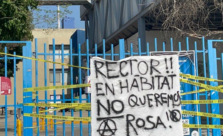  Facultad del Hábitat UASLP entra en paro tras reelección de directora