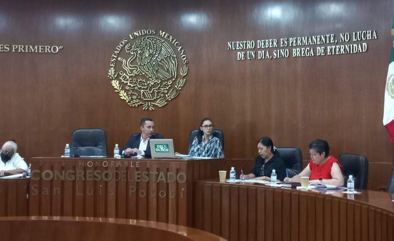  Aprobada en comisión la paridad de género en el CDU de la UASLP