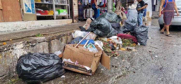  Lluvias causan retraso en la recolección de basura
