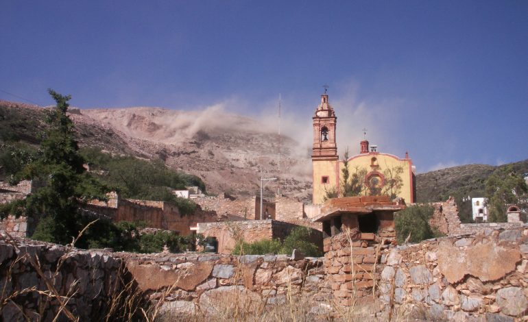  Realizan análisis de riesgos en zona de deslaves en Cerro de San Pedro