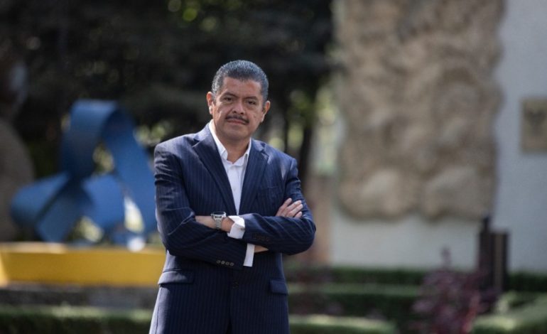  Segoviano asegura que egresados de la Universidad Potosina podrán titularse y acusa golpeteo