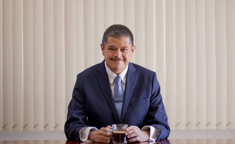  Arturo Segoviano se siente impune por sus “compadrazgos” en SEGE: familias defraudadas