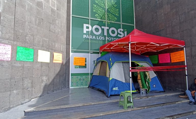  Comerciantes toman la Fenapo ante aumento del 270% en renta de espacios