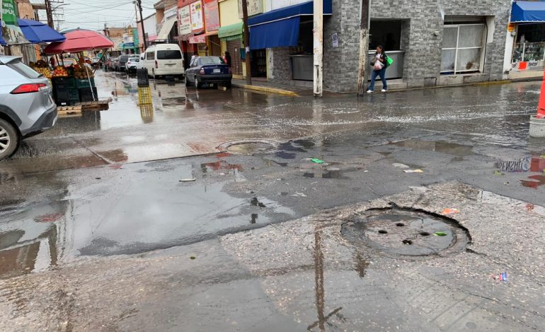  (VIDEO) Vecinos de la 16 de septiembre y Pedro Montoya sufren por aguas negras