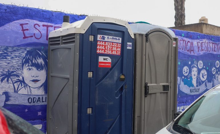  Con baños públicos, obstaculizan memorial de víctimas de feminicidio