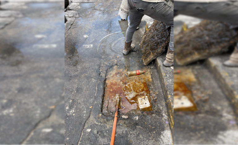 Desechos y aceite provocaron el colapso del drenaje en Pedro Montoya: Interapas
