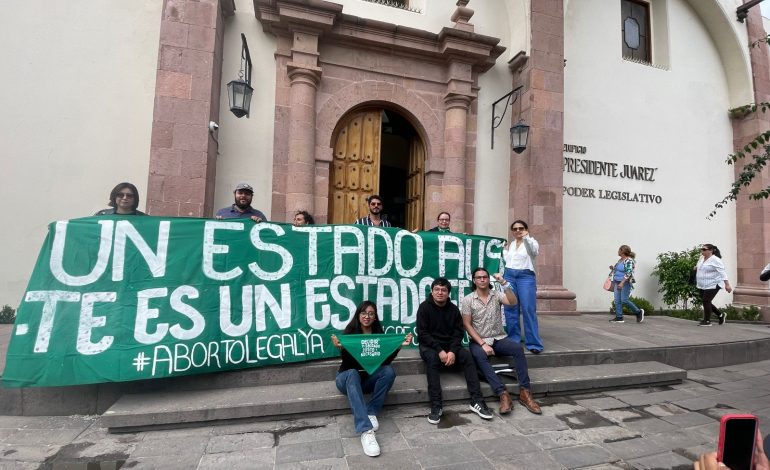  Organizaciones y colectivos exigen atención a las iniciativas detenidas en el Congreso de SLP