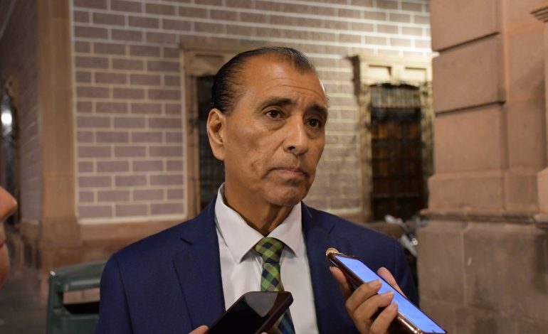  Reunión con secretario de Educación no da solución a defraudados de la Universidad Potosina