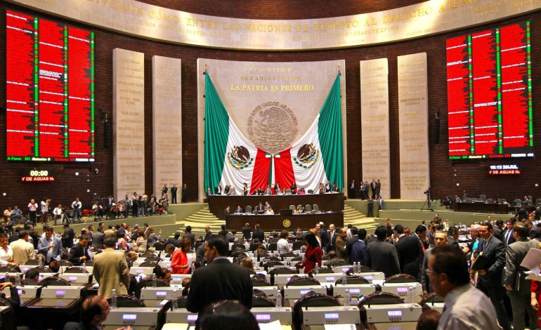  Ordenan frenar la reforma de AMLO al Poder Judicial Federal