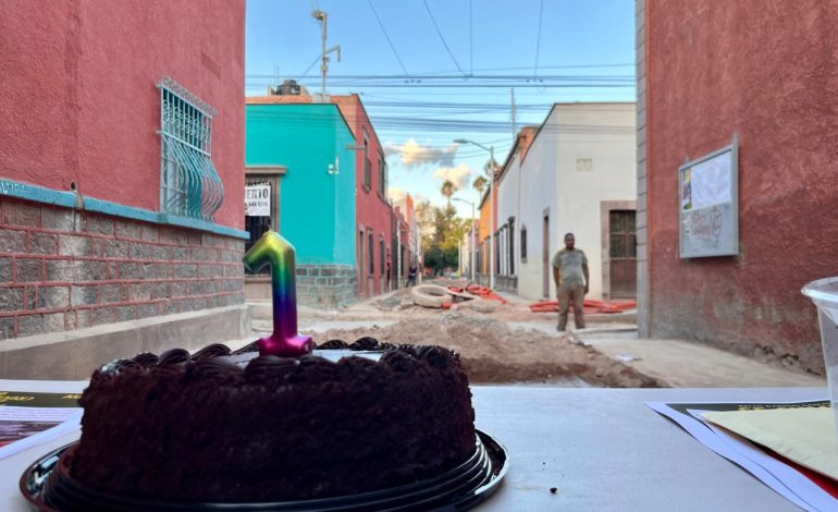  Vecinos de San Miguelito parten pastel por 1 año de obras atrasadas