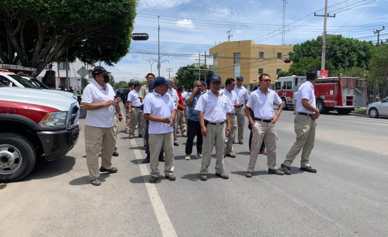  Intentaron frenar marcha de bomberos con amenazas