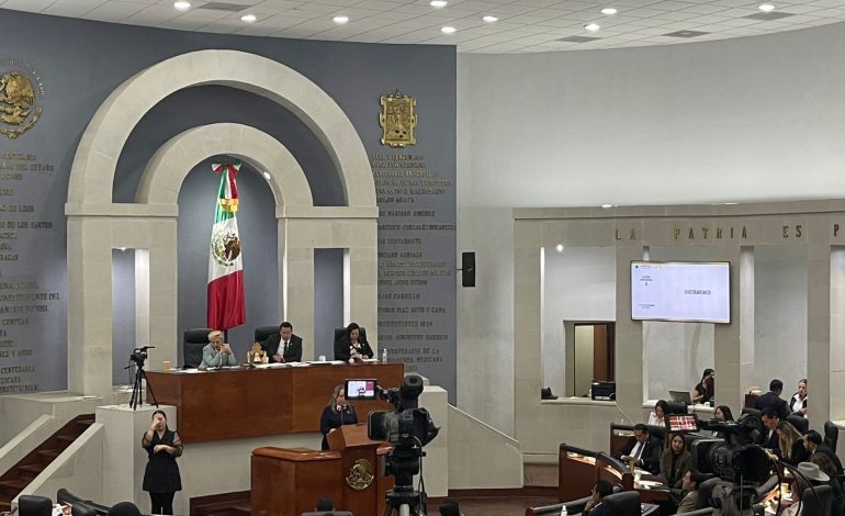  (VIDEO) Diputados de oposición se inconforman por negar toma de protesta a Marcelino Rivera