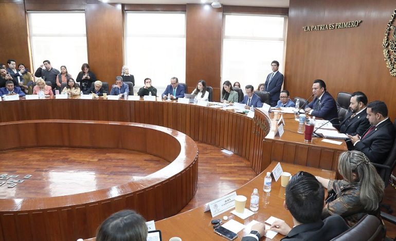  Diputados oficialistas “apapachan” a funcionarios en comparecencias