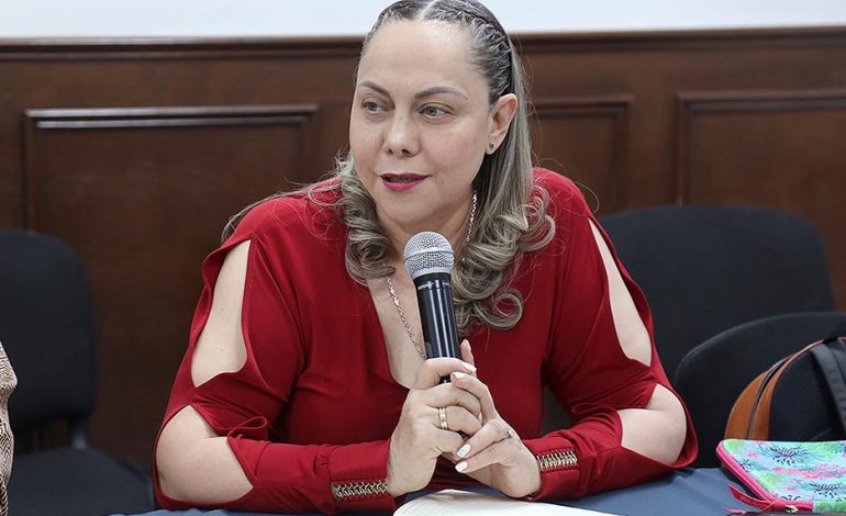  De “esos 40 años ha comido”, responde Sara Rocha a críticas de Galindo