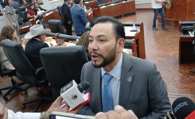  Héctor Serrano pide dignificar espacios del Congreso, antes de pensar en nueva sede