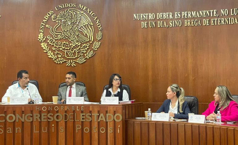  Aprueban en comisión minuta sobre salarios mínimos