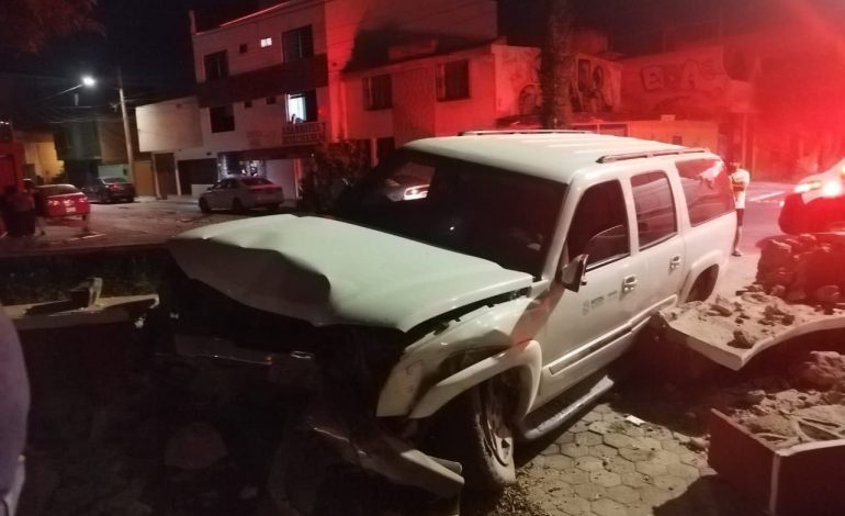  (VIDEO) Detienen a trabajador del Inpode luego de chocar en estado de ebriedad y portar arma de fuego