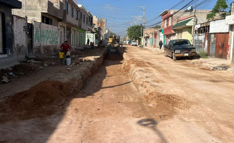  Vecinos piden que se agilice la construcción de colector pluvial en la calle López Mateos