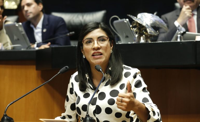  Verónica Rodríguez pidió licencia al Senado; entra Estela Arriaga