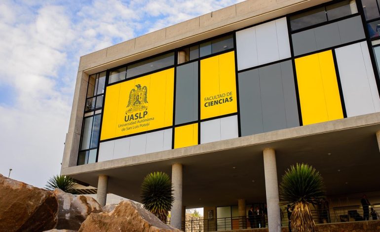  Construyen estacionamiento y gimnasio en la Facultad de Ciencias de la UASLP