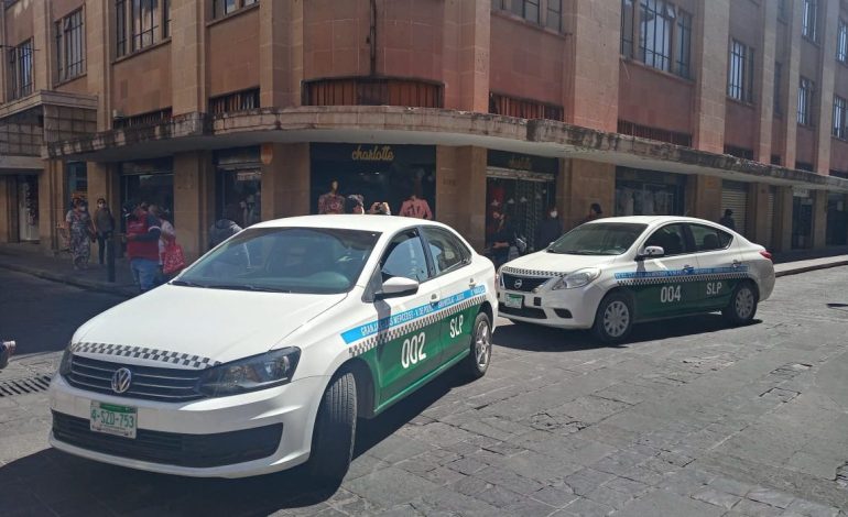  Taxistas sobrepasan a las autoridades en SLP