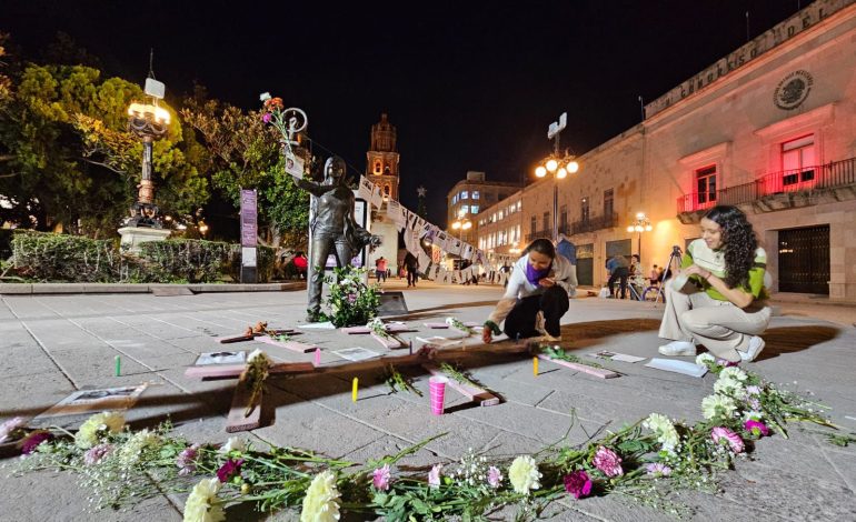  (VIDEO) Colectivas feministas conmemoran el 25N con acto de memoria
