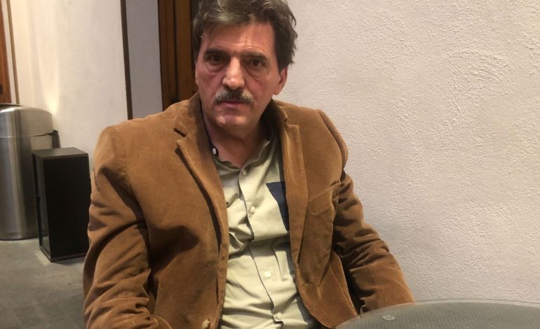  Los periodistas no pueden estar vinculados con el poder: Enrique Serna